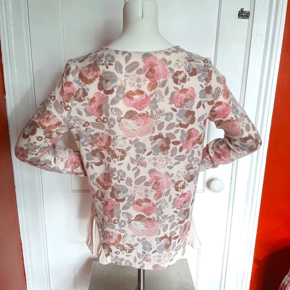 Floral Sweater with Pleated Detail - Picture 3 of 6